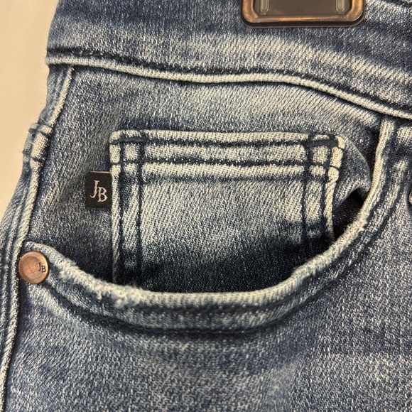 Judy Blue Leni Distressed High Rise Boyfriend Fit Jeans. Medium Wash. Size 9/29. - Picture 6 of 13